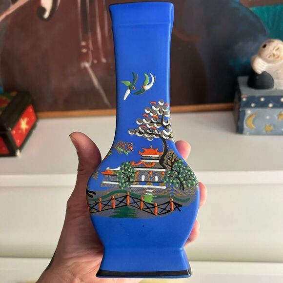 Blue Decorative Vase with Asian Art Design - Picture 13 of 15